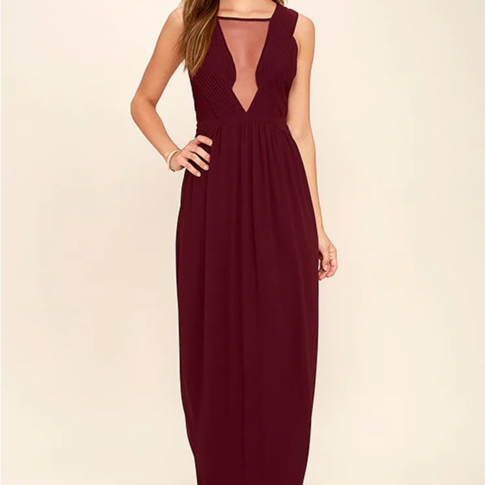 Lulu’s Dazzling Decadence Burgundy Maxi Dress medium
